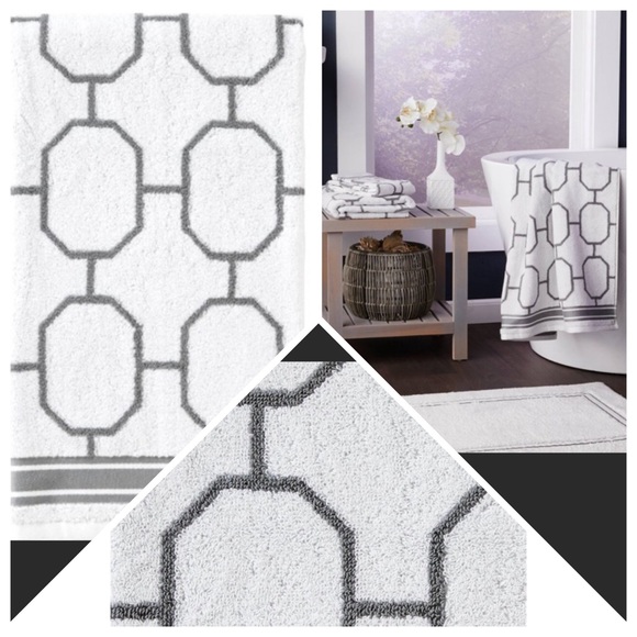 NWT Vern Yip Lithgow Bath Towel Gray-SKL Home - Picture 2 of 7